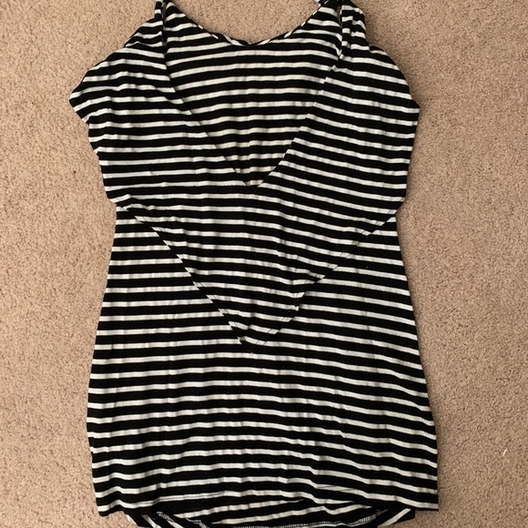 Tobi low back striped dress - Picture 5 of 6